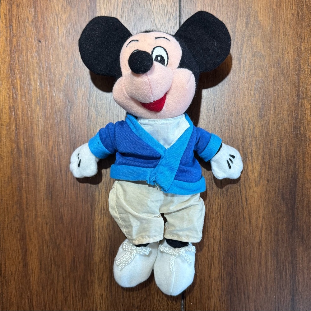 Disney‎ Cast Member Exclusive Mickey Mouse Bean Bag Plush Rare Vintage
